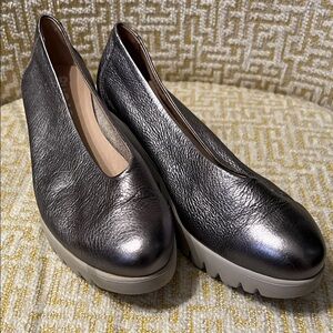 Chic Metallic Platform Loafers